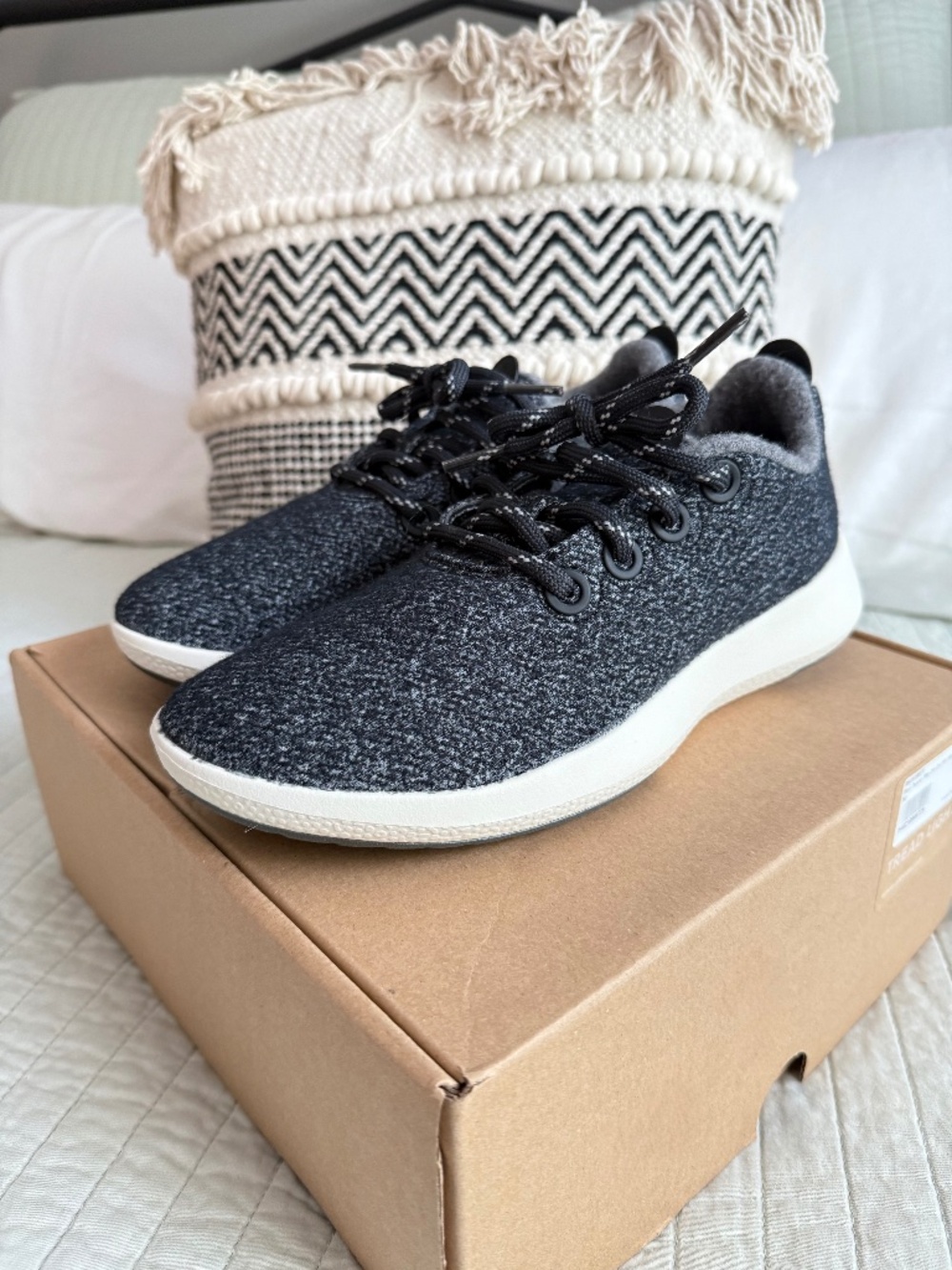 NIB Allbirds Wool Runner Mizzles Sneakers Dark Grey Women's Size 7